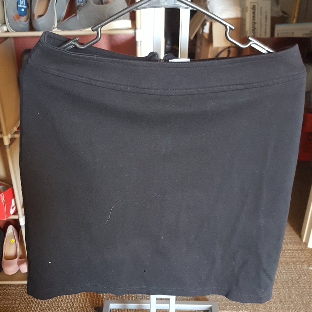 Old Navy Black Skirt - Picture 3 of 3